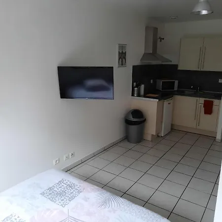 Apartment Proximite Zone Industrielle ,wifi Netflix, Confort