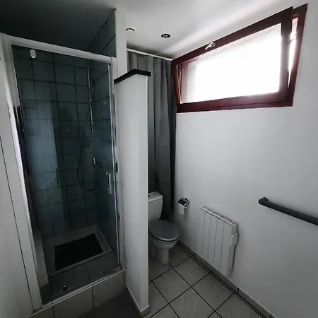 Apartment Proximite Zone Industrielle ,wifi Netflix, Confort