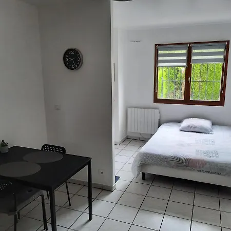 Proximite Zone Industrielle ,wifi Netflix, Confort * Maubeuge